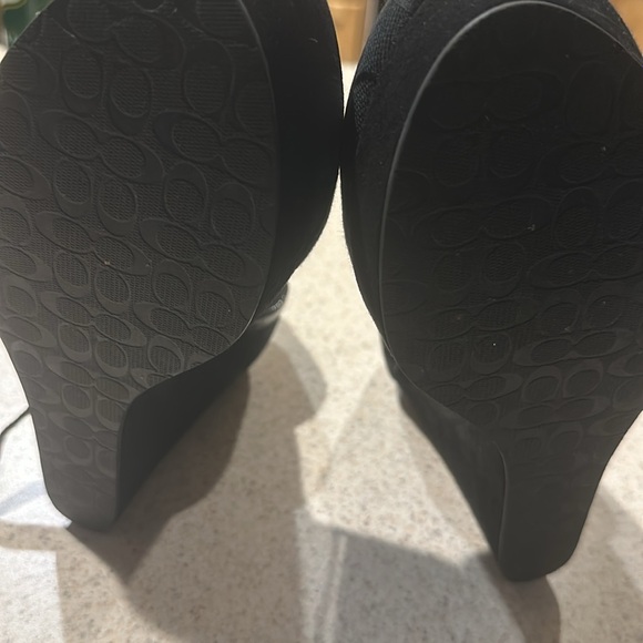 Coach - Picture 6 of 6